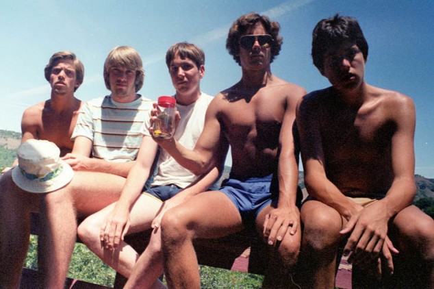 5 guys, same photo, 30 years - 01