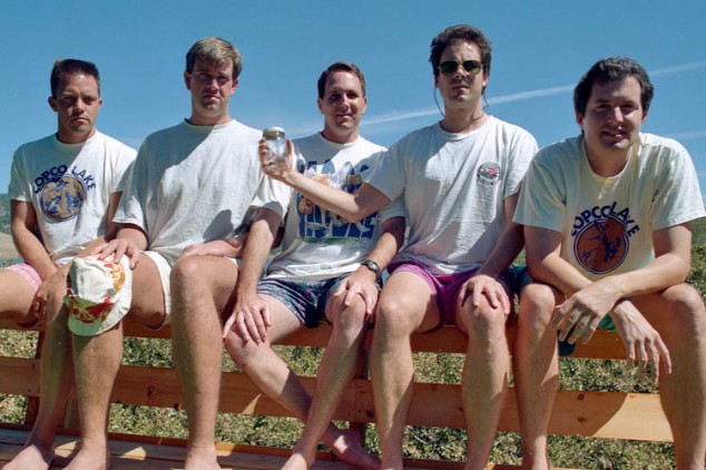 5 guys, same photo, 30 years - 04
