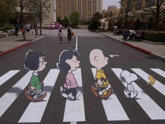 Abbey Road remade with Peanuts characters - 01
