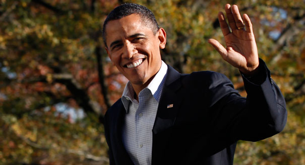 Obama Waving - Smile 1