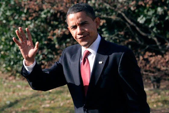 Obama waving grudgingly 1