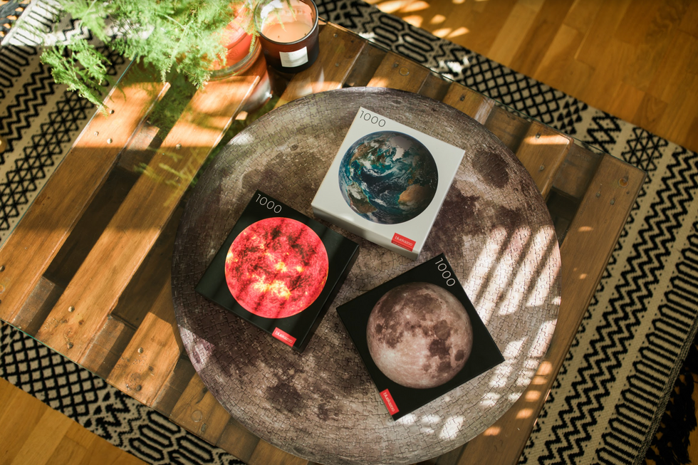 The Earth, Moon & Sun Puzzle Challenge is Driving People Crazy Blue