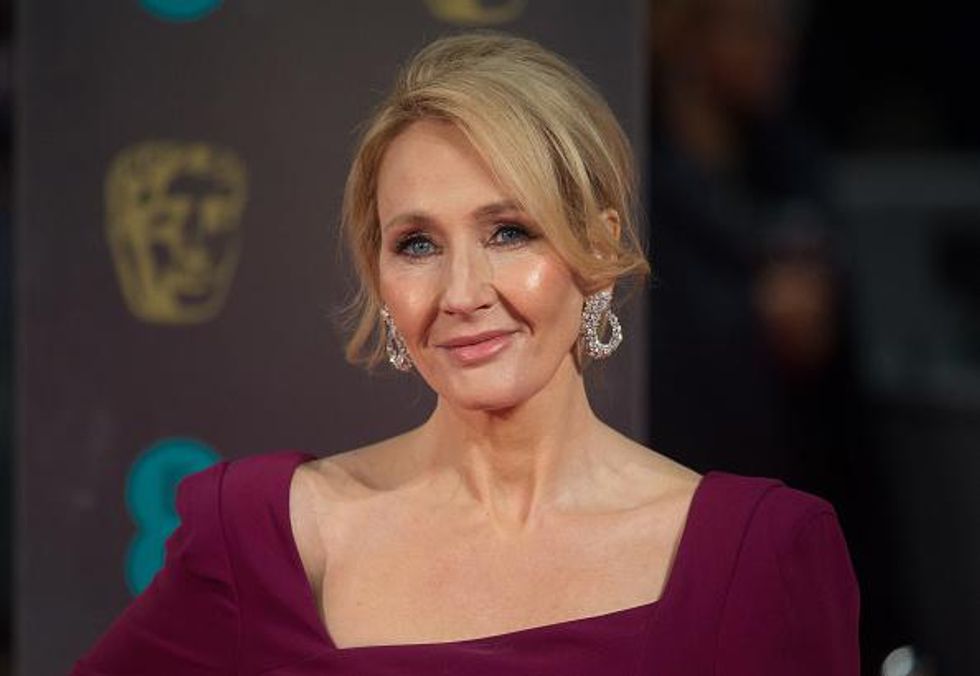 Harry Potter Fans Jump To Stars' Defence After JK Rowling Says She'll ...