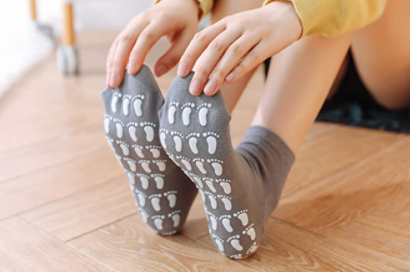 12 Pairs Non Slip Skid Socks for Women, Slipper Socks with Grippers for  Hospital Yoga Pilates