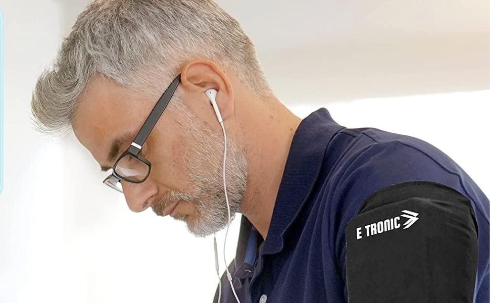 This Arm Band Keeps Your Phone Close at All Times