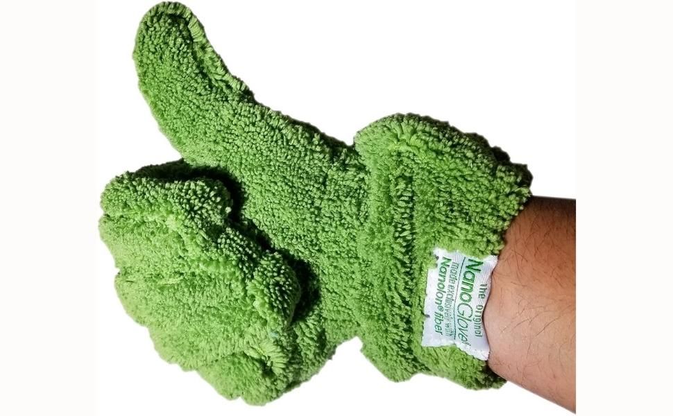 Wash Your Car Like a Pro with This Glove