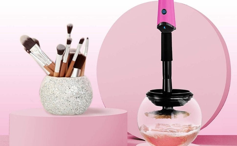 Clean Your Makeup Brushes Before Vacation Date Night