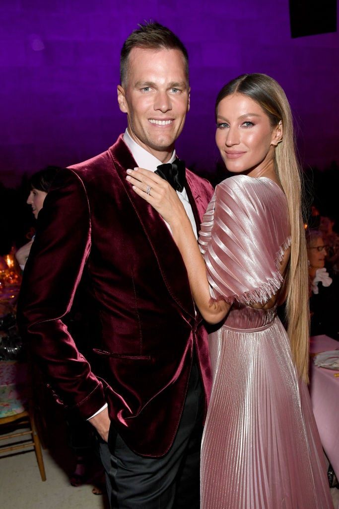 Antonio Brown Continues to Troll Tom Brady By Implying He Had Affair With Gisele  Bundchen in Latest Photos – Page 2 – BlackSportsOnline