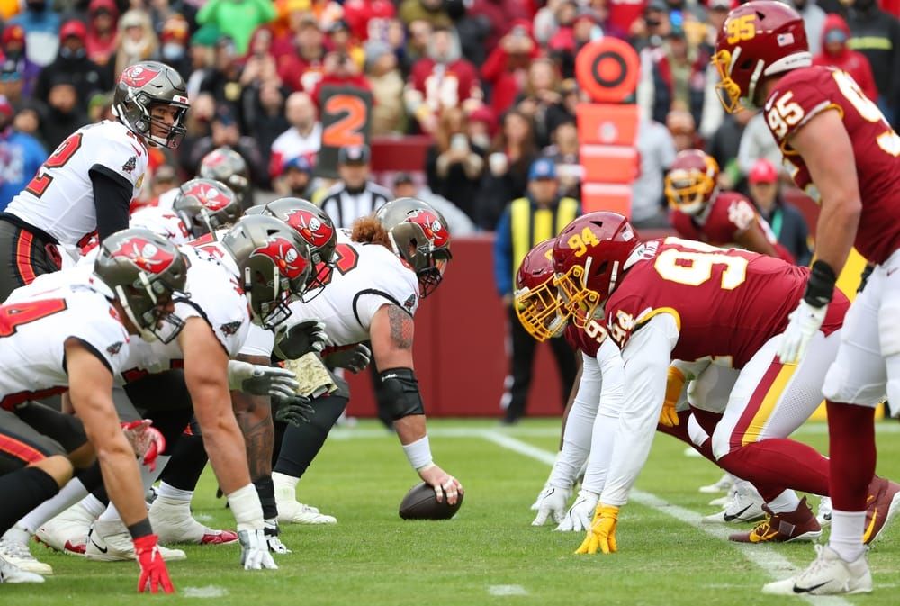 Steelers SLAMMED as player perform mock 'CPR' on linebacker after Damar  Hamlin cardiac arrest