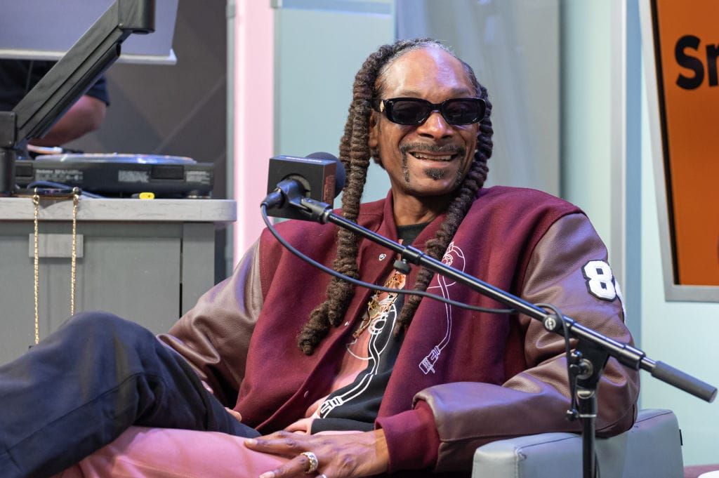 Mississippi News Anchor Reportedly Fired For Reciting These Snoop Dogg  Lyrics On-Air