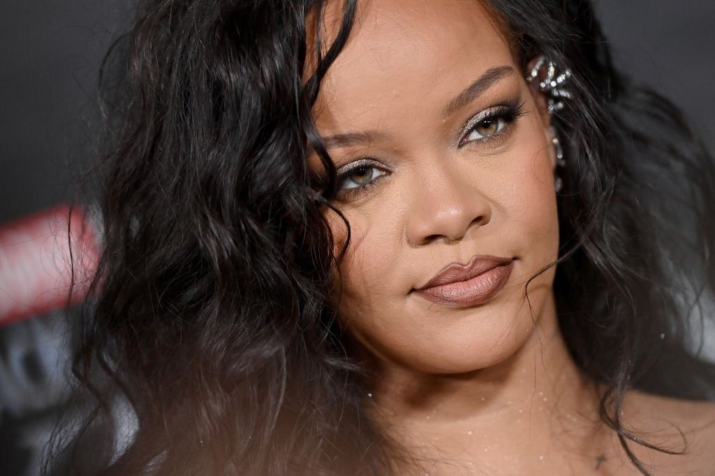 How Rihanna Hid Pregnancy From Her Super Bowl 2023 Dancers - E! Online