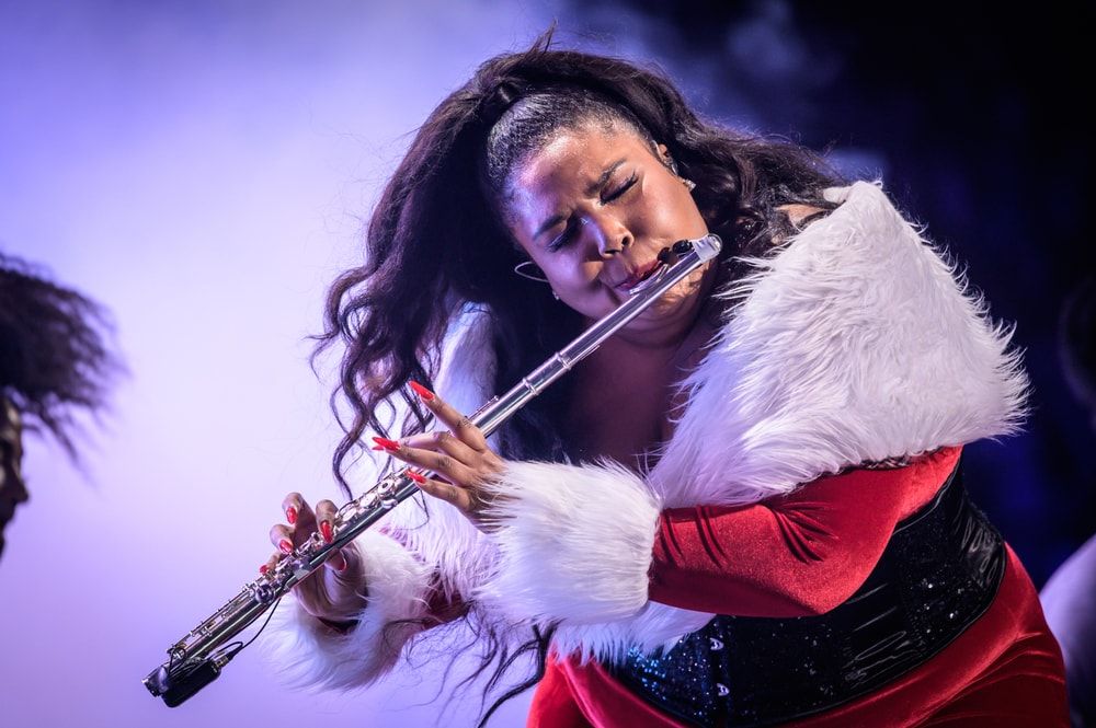 Lizzo Played a 200-Year-Old Glass Flute Given to James Madison, Smart  News
