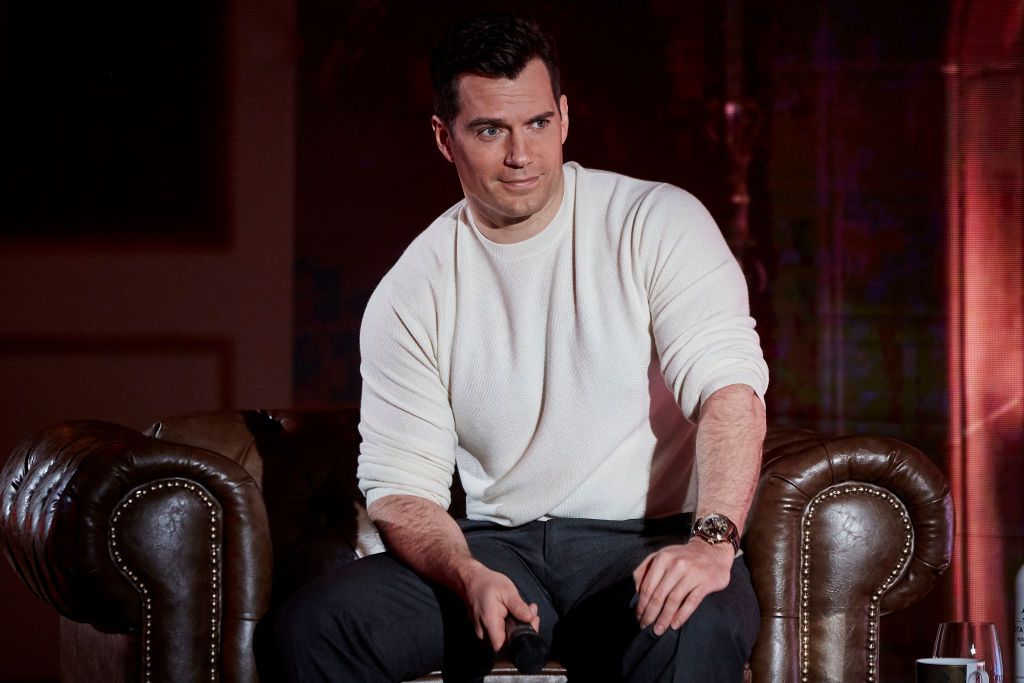 Fans Hope Henry Cavill Will Be Cast as 007 After He Revealed He Won't Be  Returning as Superman