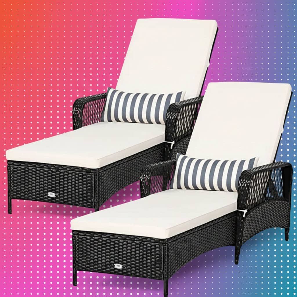 Relax in Style with Tangkula's Wicker Chaise Lounge!
